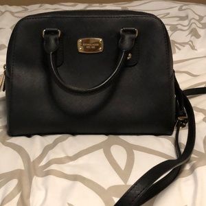 Michael kors crossbody hand bag